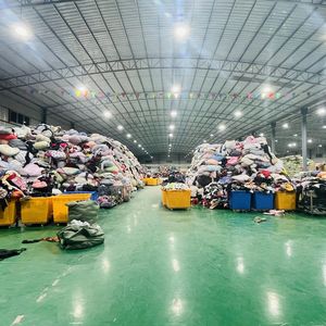 Giacche invernali <span class=keywords><strong>da</strong></span> uomo di alta qualità <span class=keywords><strong>vecchi</strong></span> <span class=keywords><strong>vestiti</strong></span> invernali a buon mercato abbigliamento usato misto-seta poliestere pulito adulti colorati 45kg - Product Image 4