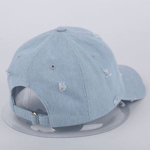 หมวกเบสบอลเดนิมสีฟ้าครามแบบขายส่ง ปักโลโก้ตามสั่ง สไตล์ Dad Hat ลุคทำเก่า - Product Image 4