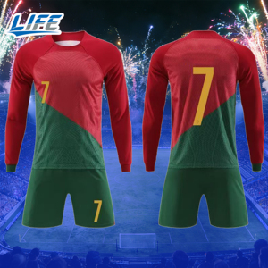 เสื้อฟุตบอลแขนสั้นผู้ชายแบบไทย พิมพ์ลายด้วยความร้อน ระบายอากาศได้ดี ซับเหงื่อ ผลิตจากโพลีเอสเตอร์ 100% ขายส่ง - Product Image 4