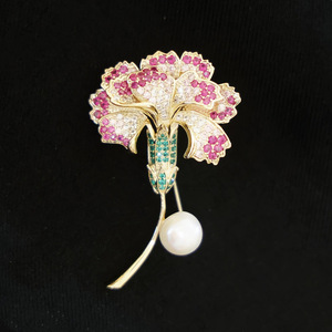 Broche en forme de clou de girofle rose avec zircon cubique et perle d'imitation pour femme, accessoires de mariage, de fiançailles et de fête, bijoux en alliage plaqué or - Product Image 5