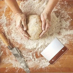 Raspador de Masa de Acero Inoxidable con Mango de Madera, Raspador de Metal para Banco de Trabajo, Cortador Multiusos para Masa, Pizza, Pastel, Herramienta para Hornear - Product Image 5