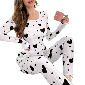 Nuevo Conjunto de Ropa Casual Transpirable para el Hogar, Pantalones de Manga Larga con Estampado de Corazón, Pijamas para Mujer Más Vendidos en Europa y América - Product Image 1