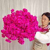 EG-FB001 Boule de fleurs rouge vif pour mariage en plein air, ambiance romantique, arrangement floral pour mariage
