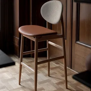 Moderne Bar Möbel Massivholz rahmen Barhocker schwarzer Stoff Bar stuhl mit gebogener Rückenlehne für Hotel