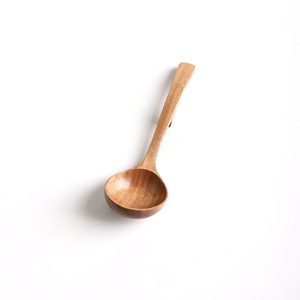 Cuillère à soupe en bois d'acacia à grande feuille avec crochet pour accrocher, ustensile de cuisine - Product Image 1