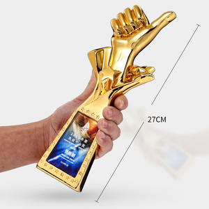 カスタムメタルクラフトレジントロフィーメーカーカスタムレジンスポーツトロフィー彫刻レジントロフィーと彫像 - Product Image 3