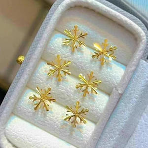 Pendientes de Copo de Nieve Dorados, Plata de Ley 999, 5G, Anillos Curvos Nutritivos, Ganchos para Transmisión en Vivo, Bolsa Sorpresa de la Suerte - Product Image 4