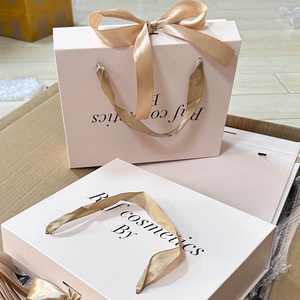<span class=keywords><strong>Cajas</strong></span> de Regalo de Papel <span class=keywords><strong>para</strong></span> Joyería al por Mayor con Logotipo Personalizado y Lazo, Caja de Embalaje Blanca <span class=keywords><strong>para</strong></span> Anillos con Cinta - Product Image 5