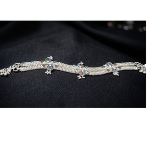DIVYORO Bracelet de cheville contemporain superposé en argent avec motifs floraux décoratifs, bijoux tendance pour femmes, à porter au quotidien - Product Image 1