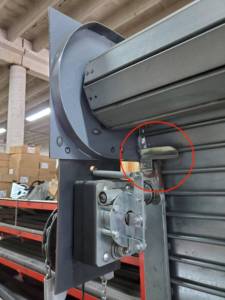 <span class=keywords><strong>Butée</strong></span> <span class=keywords><strong>de</strong></span> porte moderne en acier <span class=keywords><strong>de</strong></span> 5-1/2 po avec fixation par vis pour guides ou rails <span class=keywords><strong>de</strong></span> porte roulante - Product Image 4