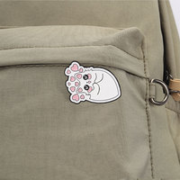 Lot de 3 broches émaillées mignonnes en forme de chat blanc : Cœur, Patte, Super Cape, Chaton Timide avec la langue sortie, pour décorer les sacs à dos