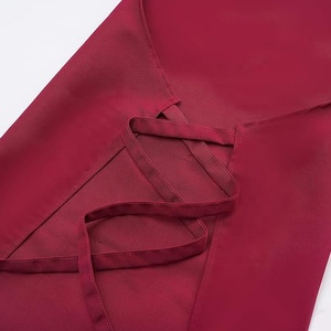 Delantal <span class=keywords><strong>de</strong></span> Cocina Ajustable Rojo con Logotipo Personalizado <span class=keywords><strong>de</strong></span> Fábrica para Mujeres y Hombres, con Tres Bolsillos, para Servidores, Artistas, Chefs y Salones <span class=keywords><strong>de</strong></span> Uñas - Product Image 4