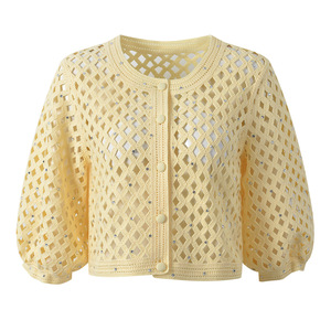Set da Donna con Decorazione in Diamanti Gialli, Maglione <span class=keywords><strong>Cardigan</strong></span> a Maniche Lunghe Traforato e Top con Gonna a Mezza Lunghezza Abbinata - Product Image 3
