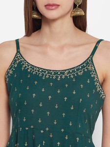 Trajes de diseño exclusivo Palazzo Sahara con trabajo de bordado Conjuntos de ropa de fiesta India pakistaní Kurti disponibles a precios asequibles - Product Image 6