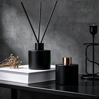 Bouteille diffuseur à roseaux en verre noir 50 ml, vente en gros, flacon vide de luxe pour diffuseur d'arômes, OEM ODM, logo personnalisé pour la décoration intérieure