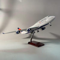 Modèle réduit d'avion en résine à LED avec support 47cm Boeing 747-400 Delta 1/150 Scale
