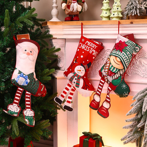 Chaussette de Noël décorative suspendue, imprimée de dessins animés, avec jambes en peluche rembourrées, pour décorations de Noël - Product Image 2