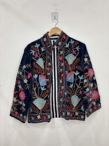 Chaqueta de Terciopelo con Bordado Suzani Indio, Chaqueta Unisex de Primavera, Prenda Exterior Étnica de Lujo, Abrigo Boho Suzani para un Look Bohemio Chic - Product Image 1