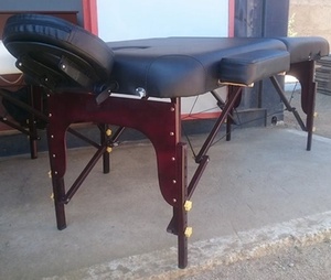 <span class=keywords><strong>Table</strong></span> <span class=keywords><strong>de</strong></span> <span class=keywords><strong>massage</strong></span> <span class=keywords><strong>pliante</strong></span> portable en bois à 2 sections à vendre - Product Image 4