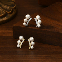 Boucles d'oreilles géométriques en laiton et perles, nouvelle collection, haute qualité, design tendance, best-seller, style simple et affirmé pour femmes élégantes