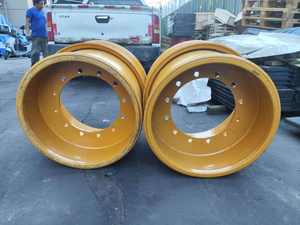 Chargeuses sur pneus, rouleaux, jantes de pneus, composants de machines d'ingénierie - Product Image 3