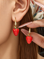 Boucles d'oreilles Fraise en Zircon 5A, Acier Inoxydable 316L, Plaqué Or 18K PVD, Étanche, Anti-ternissement, Élégantes, Vente en Gros Direct Usine