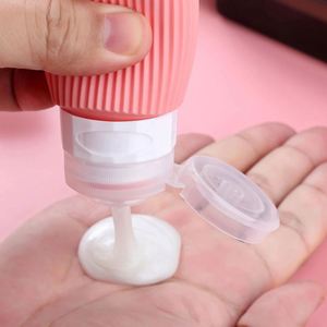 Kit de 8 Bouteilles de Voyage Vides Personnalisables avec Logo, Sans BPA, Portables et Compressibles pour Shampoing et Articles de Toilette Simples - Product Image 2