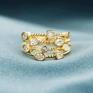 Anello con Design Geometrico Multistrato, Stile Creativo per Donne - Product Image 3