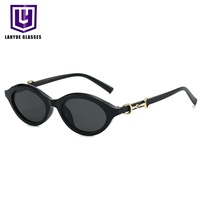 Lunettes de soleil de luxe pour hommes, style rétro ovale œil de chat, avec détails métalliques, pour la conduite en extérieur, par un designer de mode