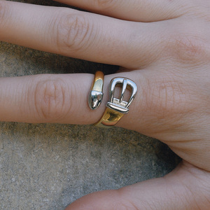 Anillo de Acero Inoxidable con Hebilla Dorada y Plateada, Joyería Unisex, Accesorio de Moda - Product Image 2