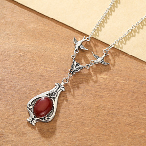 Collar de Ágata Roja Estilo Academia Oscura para Mujer, Plata Antigua, Garganta de Golondrina, Mariposa, Joyería Gótica Vintage - Product Image 4