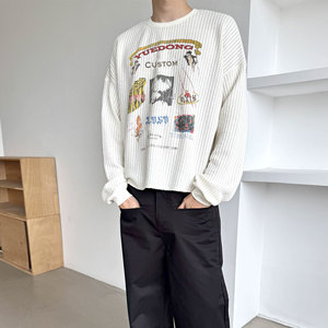 <span class=keywords><strong>T</strong></span>-<span class=keywords><strong>Shirt</strong></span> Unisex Oversize in Cotone 300Gsm con Logo, Stile Streetwear, <span class=keywords><strong>Manica</strong></span> <span class=keywords><strong>Lunga</strong></span> in Maglia Waffle, Personalizzabile - Product Image 3