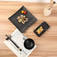 Assiettes de service rectangulaires en mélamine noire mate de qualité alimentaire écologiques japonaises pour apéritifs et sushis