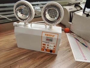 Hot bán chữa cháy có thể sạc lại 2*2 Wát khẩn cấp Exit ánh sáng giá Twin Spot LED khẩn cấp Exit chiếu sáng - Product Image 4