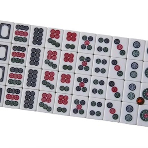 Tuiles de Mahjong Américaines Modernes de Luxe en Acrylique de Haute Qualité, 166 Tuiles Blanches de 1,2 Pouce, Pliables, Écologiques et Portables, pour la Vente en Gros - Product Image 1