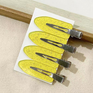 Venta al por Mayor de Pinzas para el Cabello YANE de Metal y Acrílico de 6 cm, Doradas, Sin Pliegues, para Mujer - Product Image 3