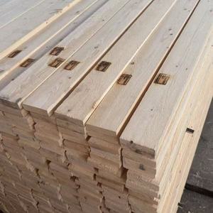 Planches en pin fumigé de qualité supérieure, marquées IPPC, pour le renforcement des conteneurs et la fixation des marchandises, sur mesure. - Product Image 2