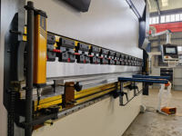 Presse plieuse hydraulique CNC à 4+1 axes pour tôles, machine de pliage CNC pour plaques d'acier, machine de pliage