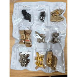 Hebilla Metálica para Bolsos, Aleación de Zinc, Base Plana, Resistente al Desgaste, para Bolsos, Primavera 2025 - Product Image 2