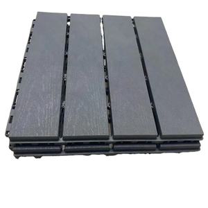 Le plancher en plastique convient au balcon, au patio et à la salle de bains - Product Image 1