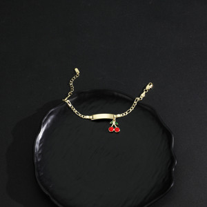 Braccialetto per Bambini CM Jewelry Placcato <span class=keywords><strong>Oro</strong></span> 14K con Ciondoli Smaltati Fragola e Ciliegia, <span class=keywords><strong>Bracciale</strong></span> a Maglie per Bambini, Regalo per Baby Shower per Bambina e Bambino - Product Image 2
