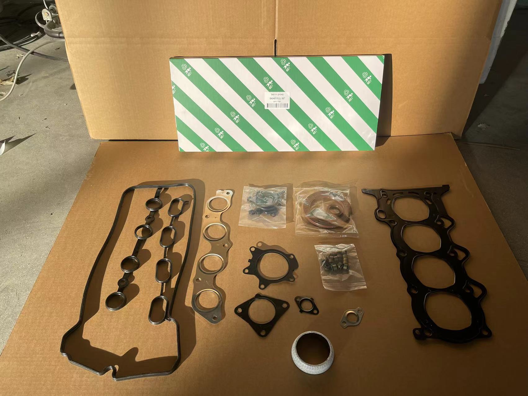 OEM 04111-21042 Cylinder Head Gasket Kit for Toyota Engines