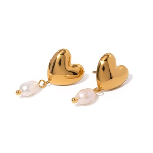 Nouvelles boucles d'oreilles pendantes en acier inoxydable plaqué or avec <span class=keywords><strong>perle</strong></span> d'eau douce, cadeau romantique pour <span class=keywords><strong>la</strong></span> Saint-Valentin - Product Image 1