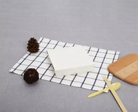 Boîte à lunch en papier kraft personnalisée jetable avec logo pour la restauration rapide, boîte à lunch en carton blanc de qualité alimentaire à 3 compartiments