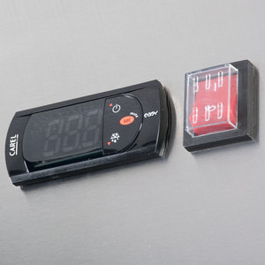 อุปกรณ์ครัวเชิงพาณิชย์เคาน์เตอร์พิซซ่าบนโต๊ะหินแกรนิตใหม่พร้อมฟุตปรับระดับได้และไฟ LED ภายใน - Product Image 2