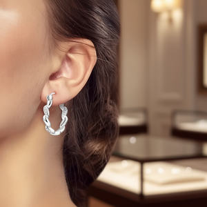 Orecchini a Cerchio in Argento Tiffany & Co. Placcati in Oro Bianco con Cristalli Rotondi Incastonati, Classici per l'Uso Quotidiano Femminile - Product Image 2