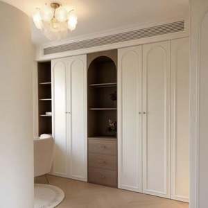 Armario Moderno de Madera con Diseño Independiente, Características Extensibles y Ajustables, Construcción Duradera, Color en Contraste, Uso Multi-Espacio - Product Image 1