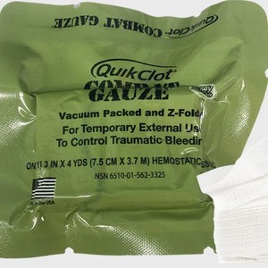 ผ้าก๊อซห้ามเลือด QuikClot Combat Gauze ขนาด 3 นิ้ว x 4 หลา สำหรับควบคุมการห้ามเลือดในกรณีบาดเจ็บ - Product Image 1