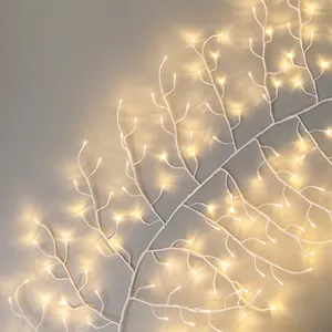 Éclairage décoratif de vacances de branches artificielles de vigne grimpantes éclairées par LED d'intérieur extérieur populaire de vente chaude