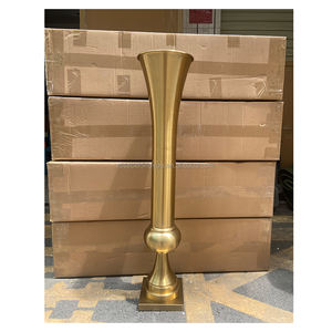 Ваза золотого цвета - Product Image 1